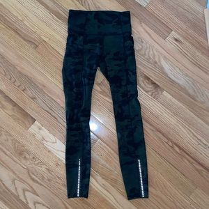 Lululemon Swiftly Speed High-Rise Crop 23